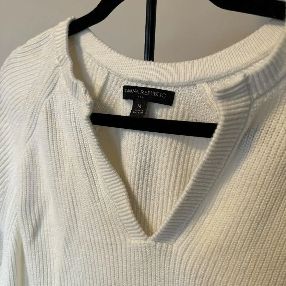 Banana Republic Cream Cotton Blend‎ Crew Neck Holiday Sweater - Size Medium - Picture 2 of 7